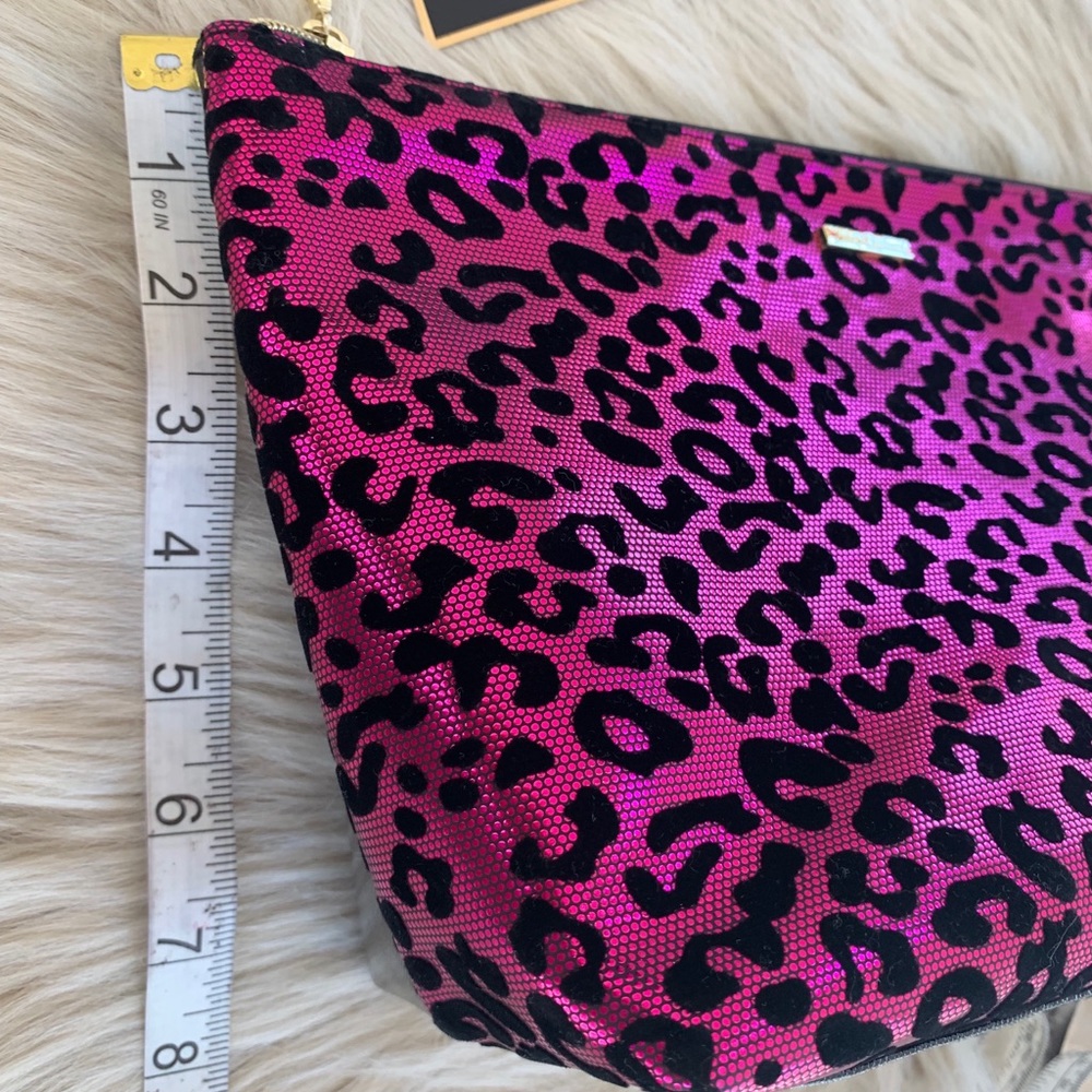 Pyramid Beauty Bag by Juicy Couture. - Picture 5 of 8